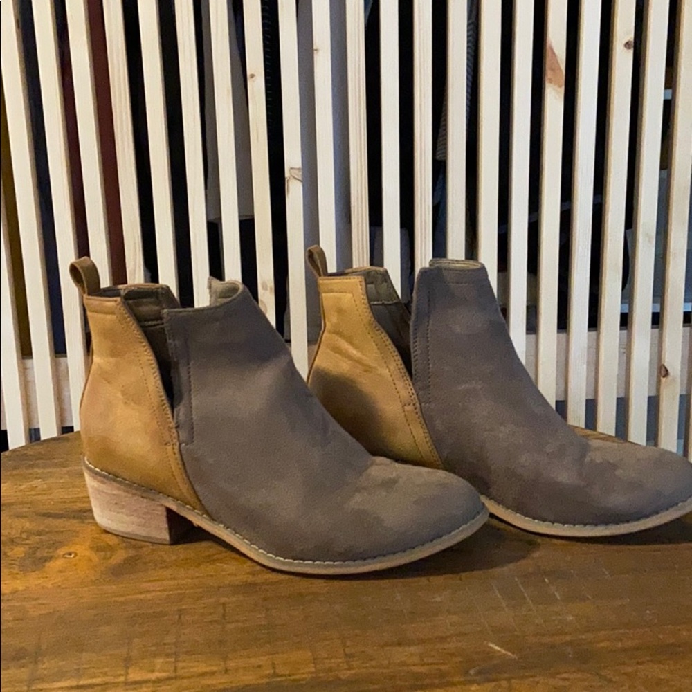 Ankle booties
